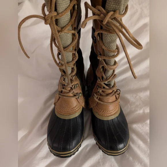 Sorel Conquest Carly Two-Tone Lace-Up Waterproof Tall Military Style Duck Boots - Picture 10 of 15
